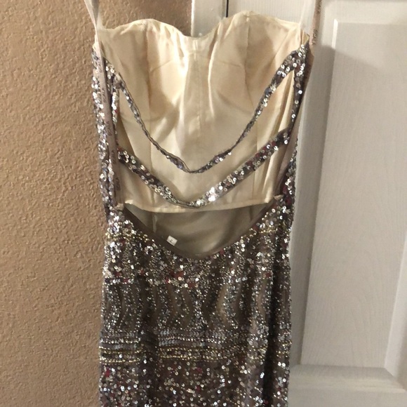 Prom dress used in good condition - Picture 5 of 8